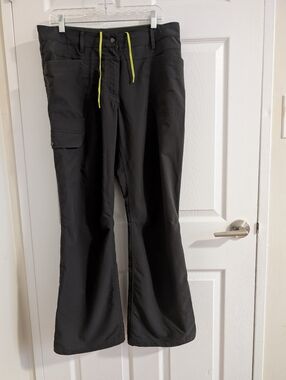 MEC Dark Forest Green Sandstone Hiking Cargo Pants Technical Outdoor Trouser 12
